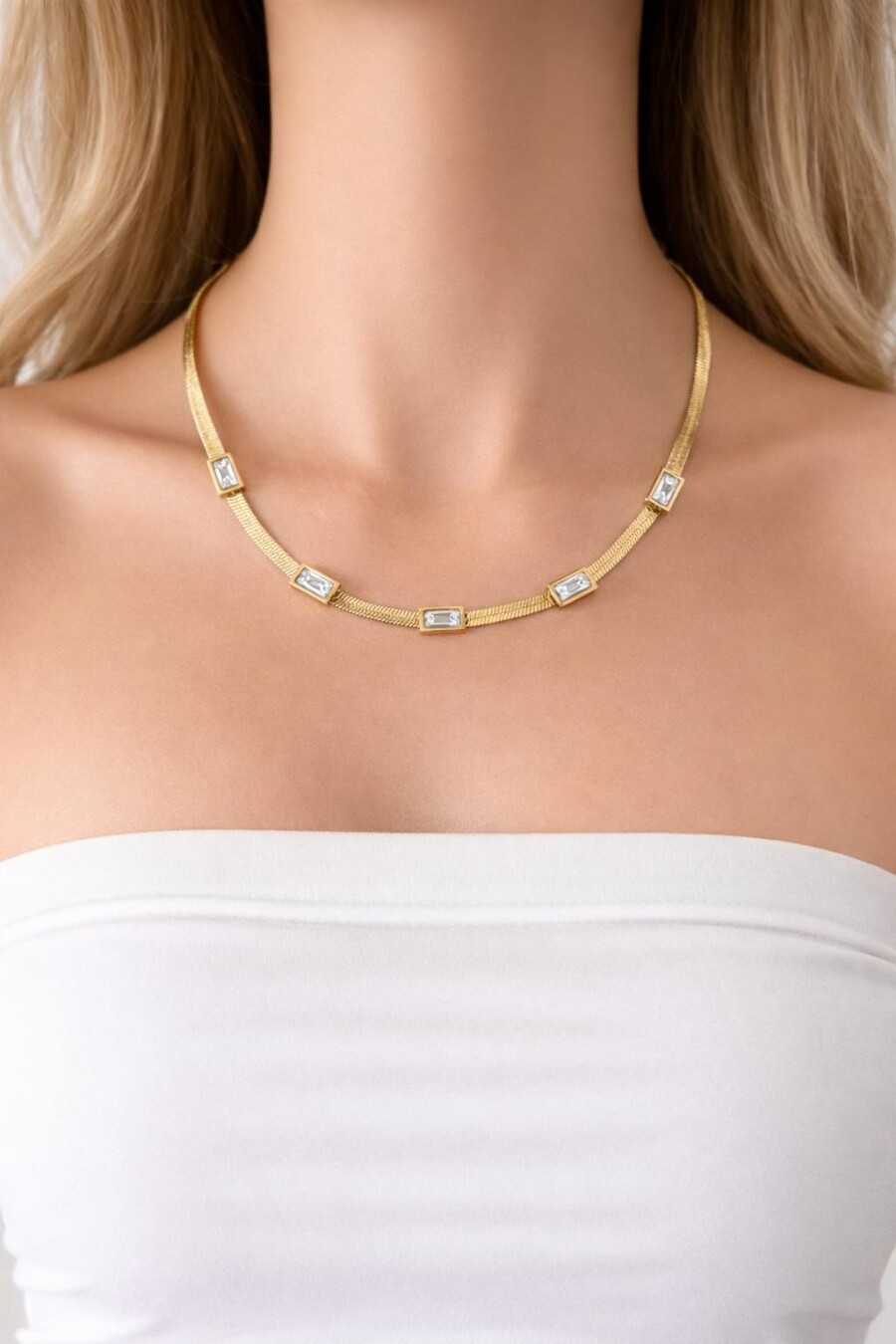 Gold Renk Taş Detaylı Çelik Kolye 91