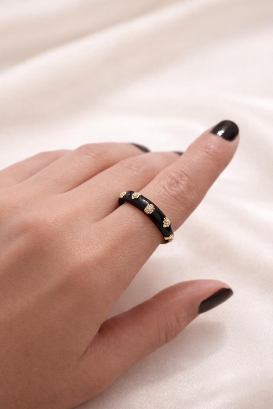 Siyah Renk Gold Detaylı Ayarlanabilir Yüzük 26