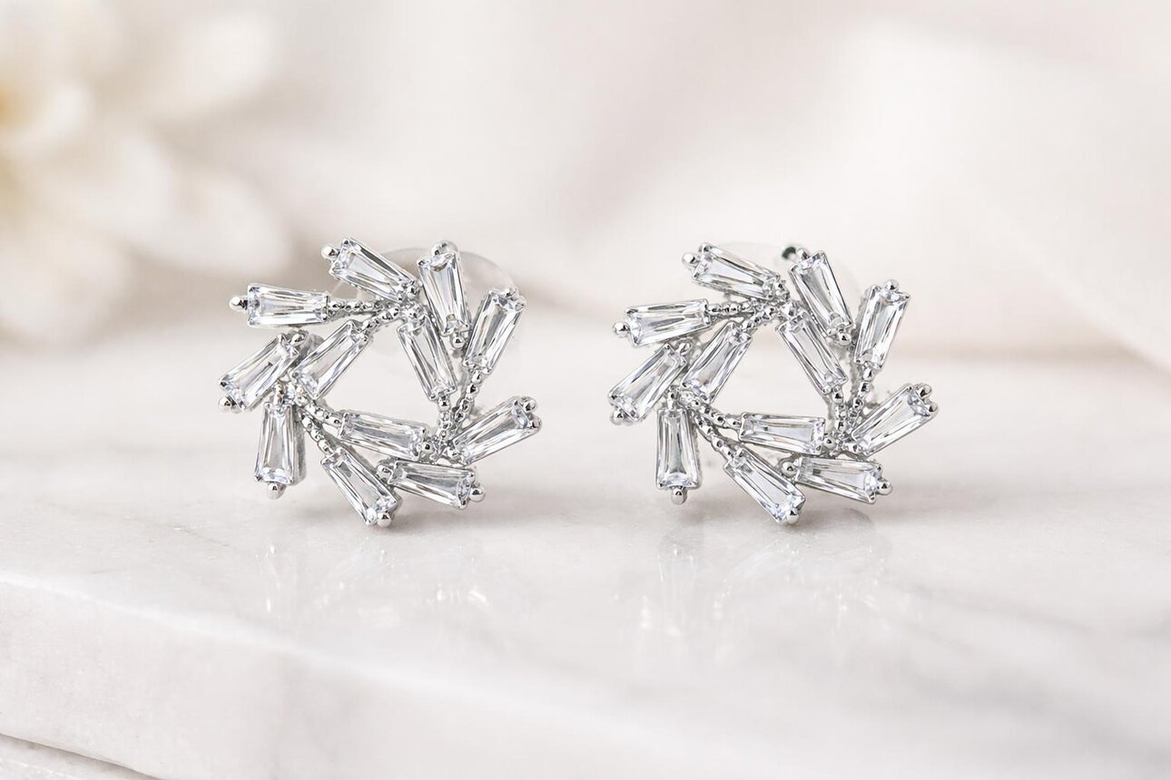 Gümüş Renk Taşlı Yuvarlak Küpe 36